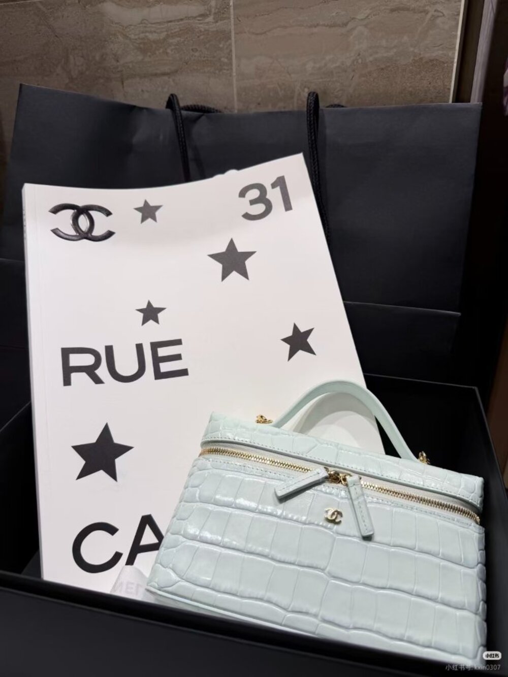 Classic CHANEL bag: A Stylish and Versatile Choice for Elegance